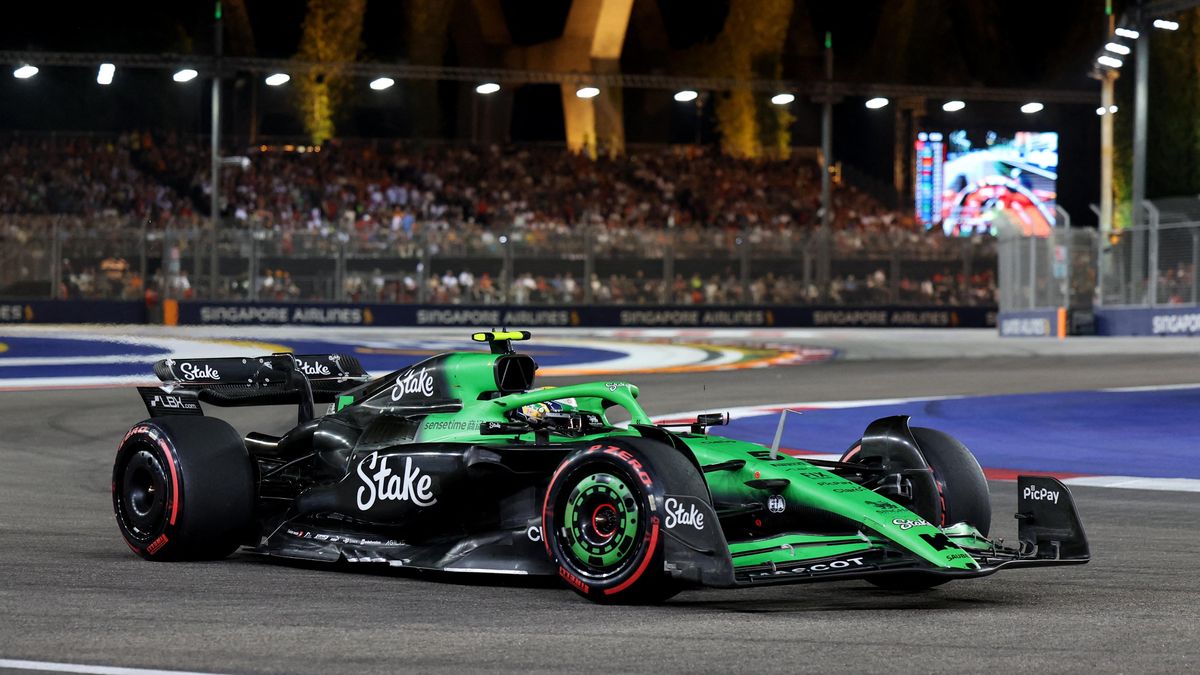 Centimetry od velké rány. Sauberu se při zastávce v boxech odkutálelo kolo